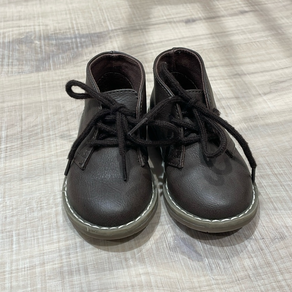 Toddler size 6 Brown faux leather boot shoes - Picture 2 of 6